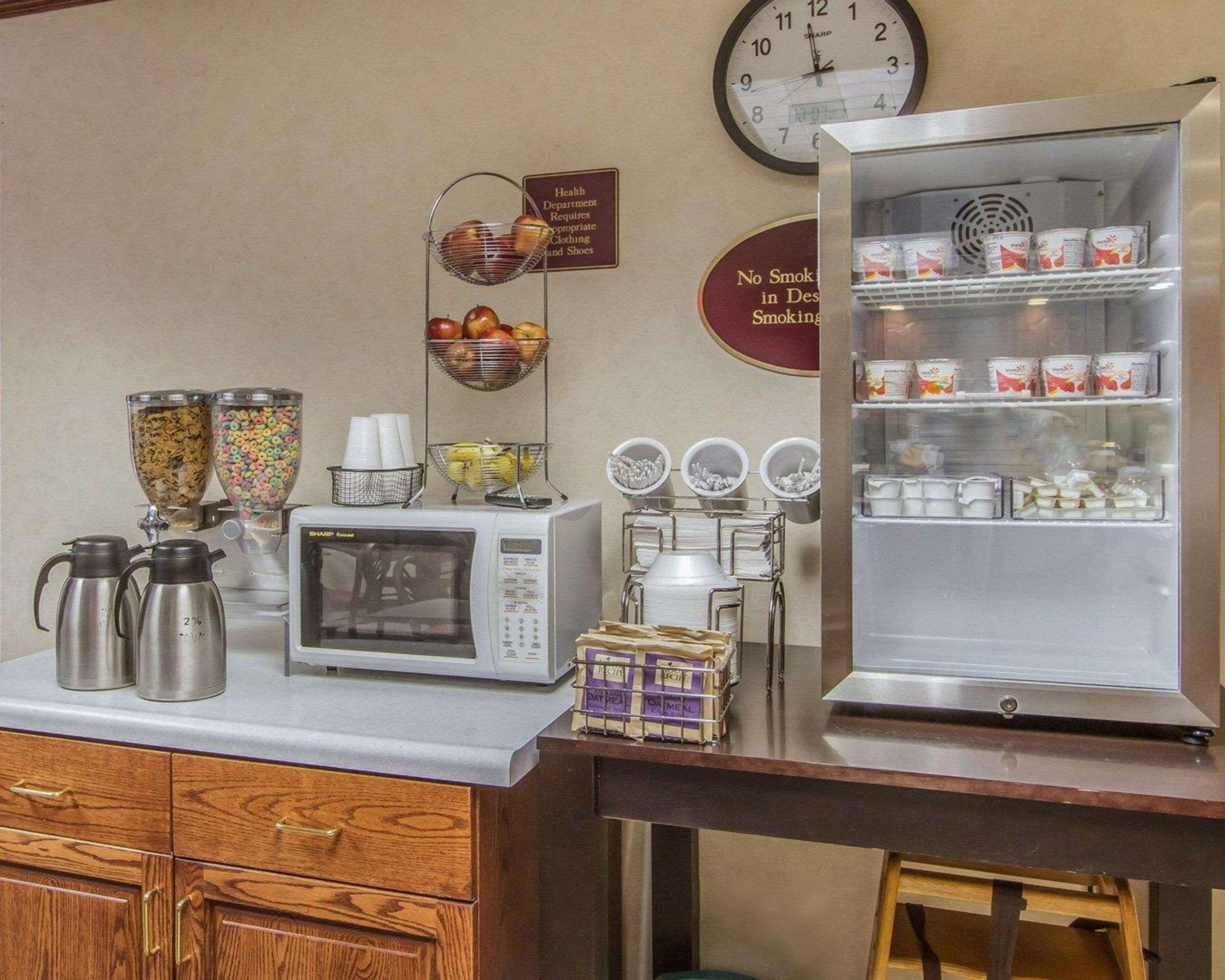Rodeway Inn Fremont Екстер'єр фото
